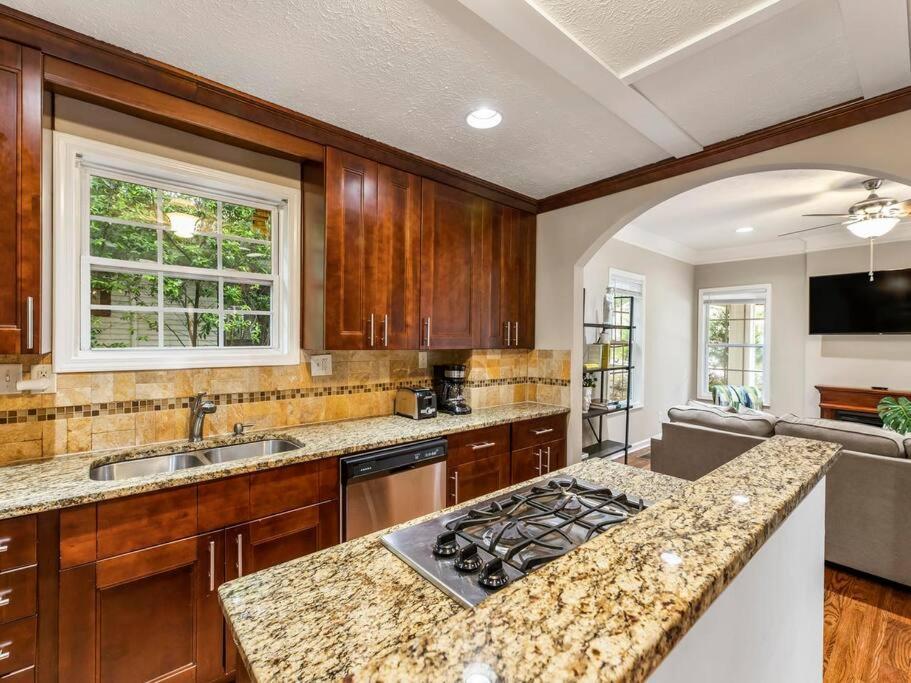 Gorgeous East Village Home Near Downtown Sleeps 12 5 Bedrooms Coffee Bbq Ac Parking Atlanta Exterior foto